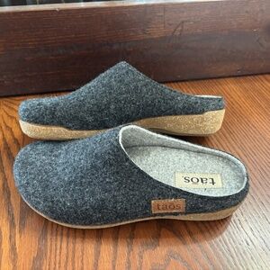 Taos Woollery Clog Charcoal Grey EU Size 41 Excellent Used Condition